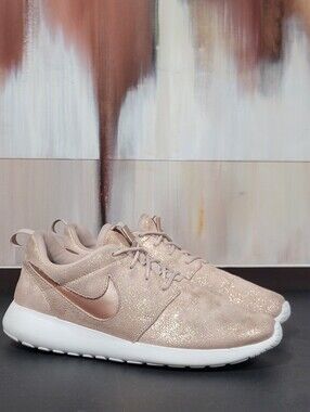 Nike Roshe One Premium  833928-900 Metallic Rose Wmn Sz 7.5